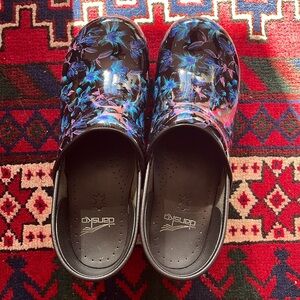 Brand new Dankso size 40